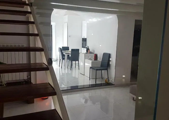 Scuto 게스트하우스 4*